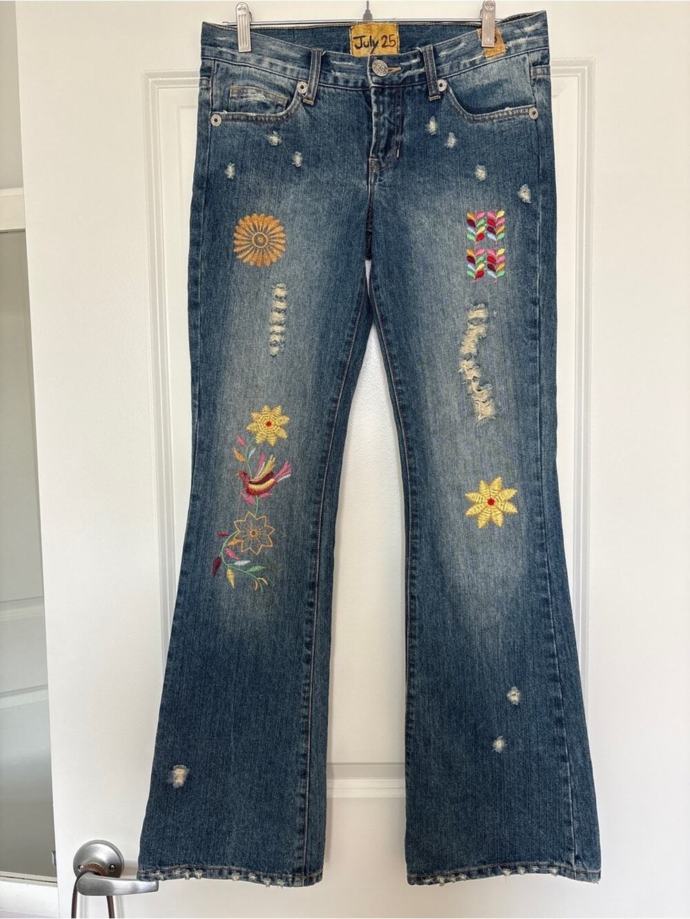 Vintage July 25 sz 28 Embroidered Boho Low rise Flare distressed jeans Y2K
